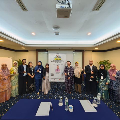 Group photo of conference presenters